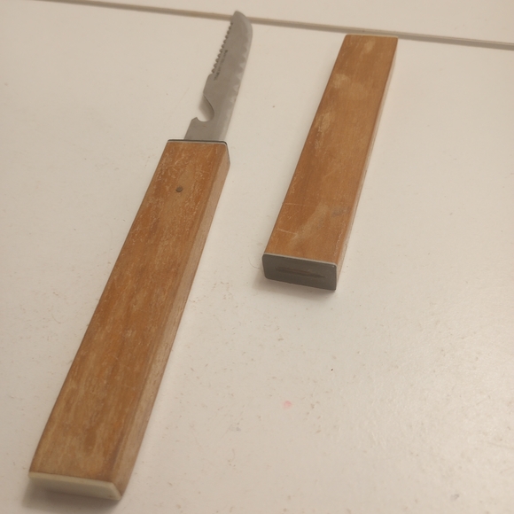 Vintage Floating Enclosed Fisherman's Knife - Picture 1 of 5